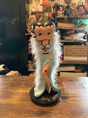 Rare 2006 Betty Boop figure